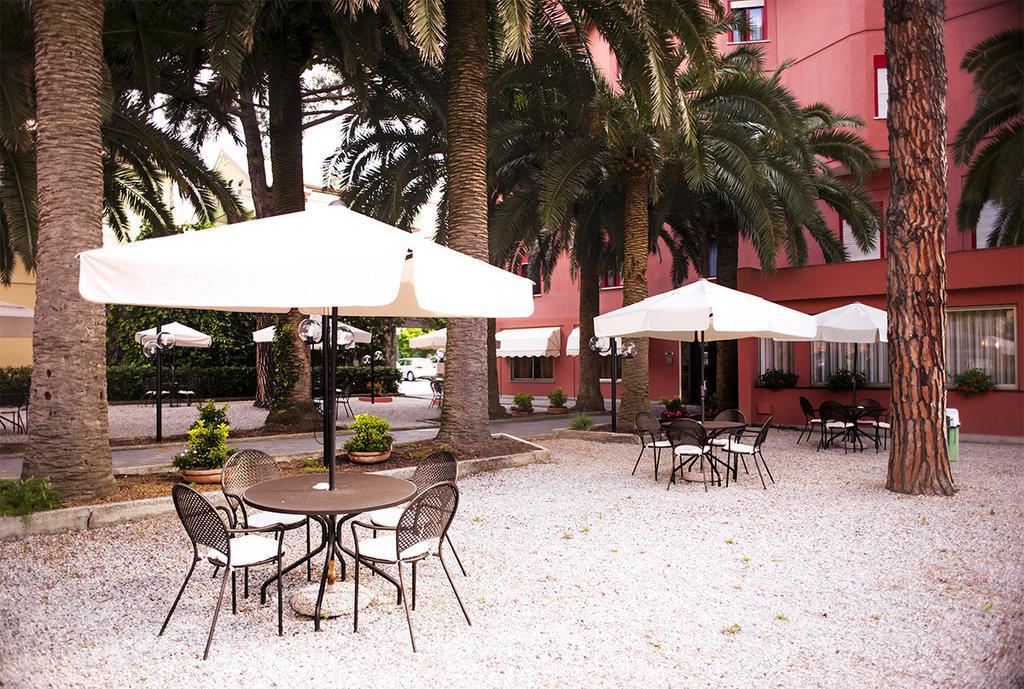 מונטרוסו אל מארה Hotel Palme מראה חיצוני תמונה