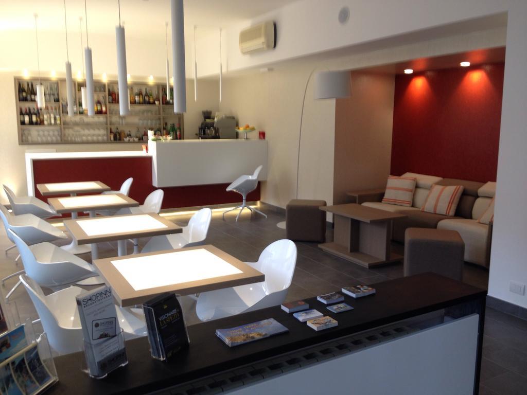 מונטרוסו אל מארה Hotel Palme מראה חיצוני תמונה