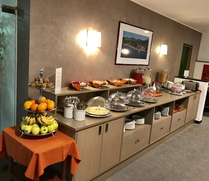 מונטרוסו אל מארה Hotel Palme מראה חיצוני תמונה