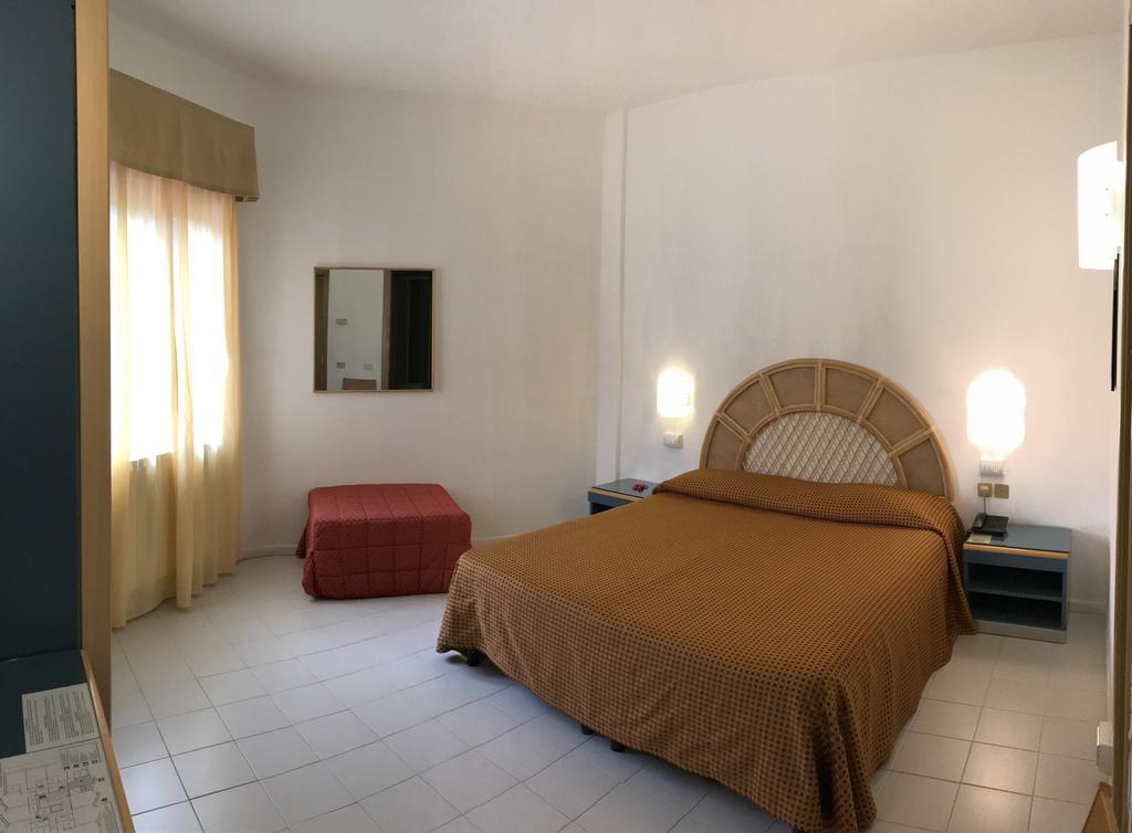 מונטרוסו אל מארה Hotel Palme מראה חיצוני תמונה