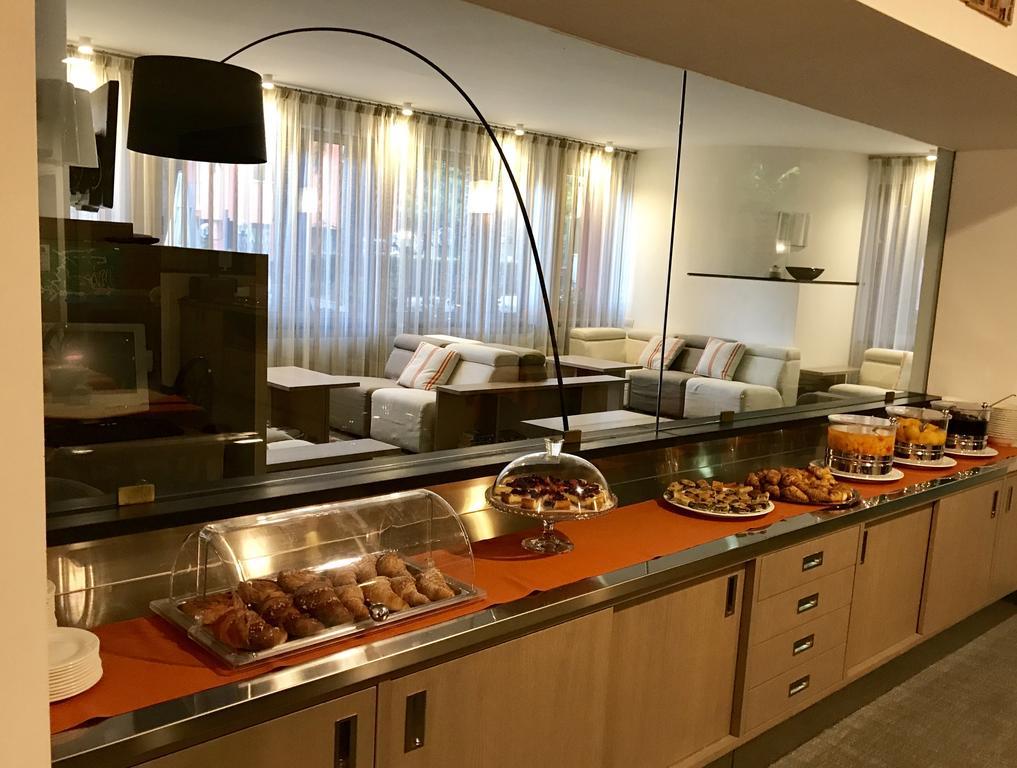 מונטרוסו אל מארה Hotel Palme מראה חיצוני תמונה