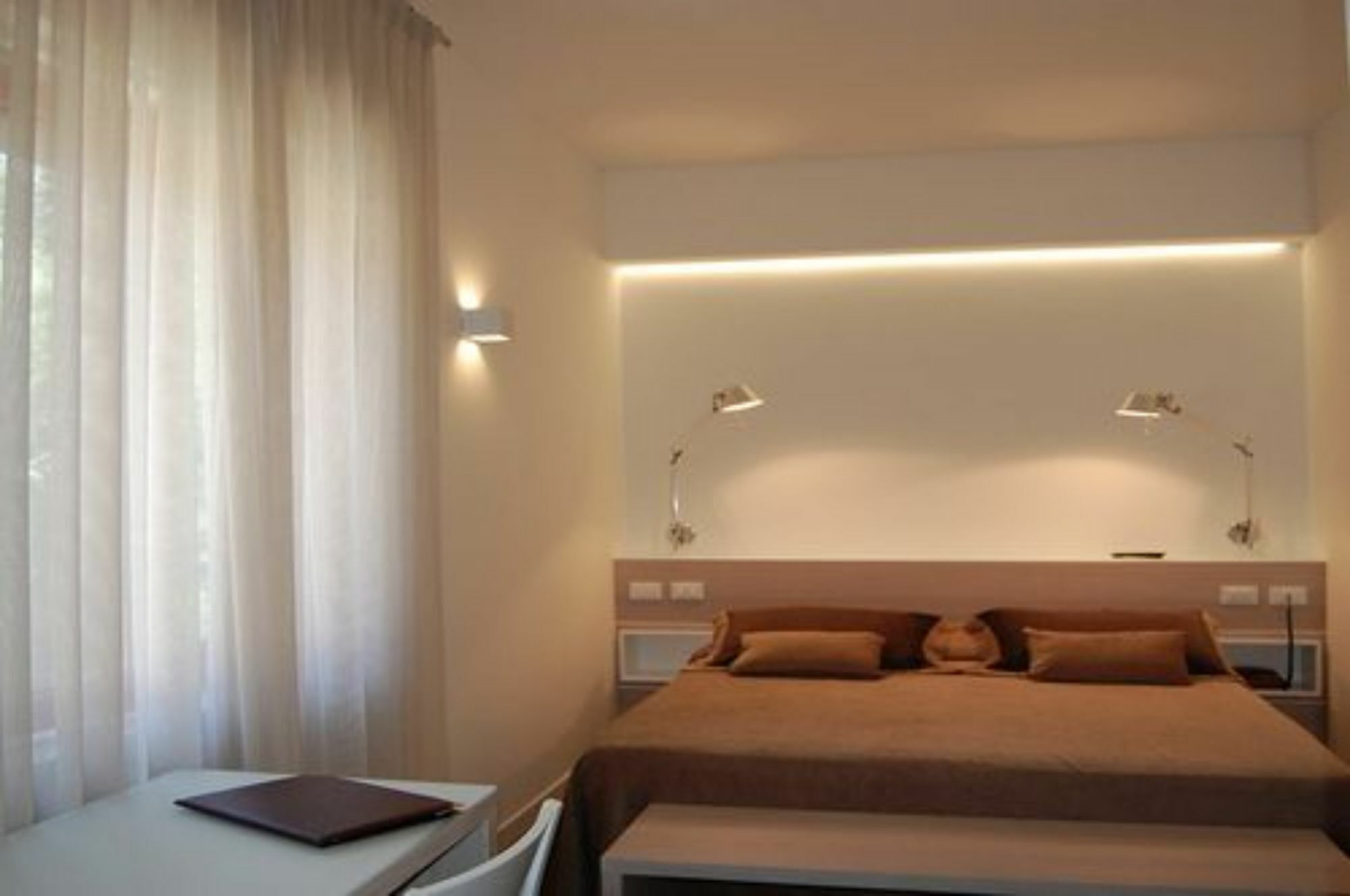 מונטרוסו אל מארה Hotel Palme מראה חיצוני תמונה